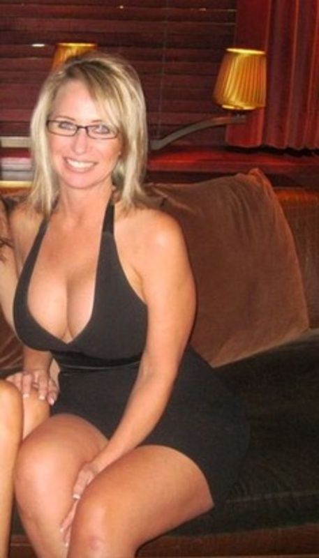 Looking Brunette Woman 60 Sex For To 55