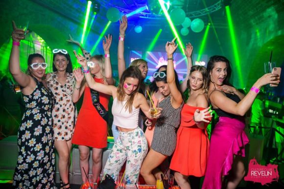 Amherst Dubrovnik Night In Girls Croatia In Club Faced
